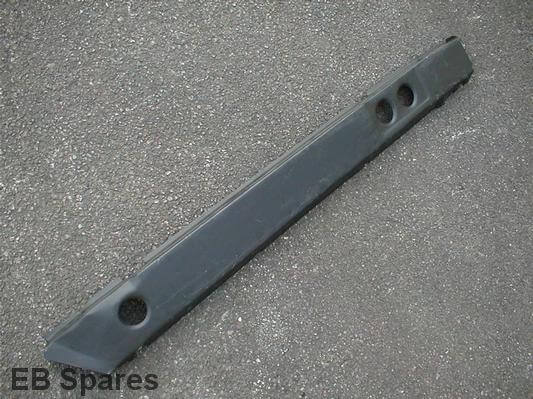Spider middle sill left 