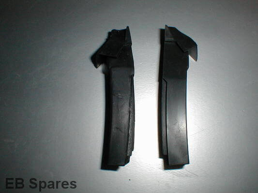 Door window runner ends for Alfa Romeo 105