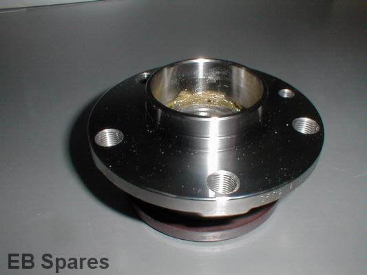 Late rear wheel bearing/hub. (Chassis number required) 
